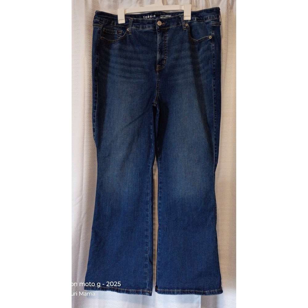 Torrid Jeans Womens 22R-26R Blue Denim Trio Fit Slim Boot Cut Limitless‎ Stretch